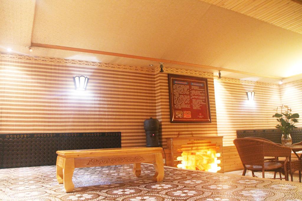 Yuyao Yonghegong Hotel Exterior photo